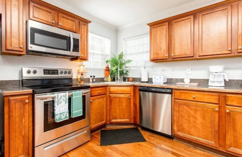 Mableton Casa | Near Airport/Office/Bonus Rm/Grt Location/Sleeps 8
