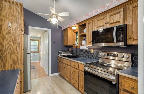 Glenville Casa | Grumble Grove – A Cozy Treehouse Retreat Near Lake Glenville