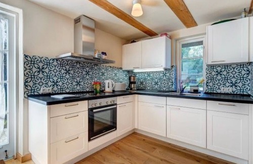Lassan Apartamento | Grüne Kate- small apartment for up to 6 people; sep. SZ, kitchen, garden - cottage at the swan pond