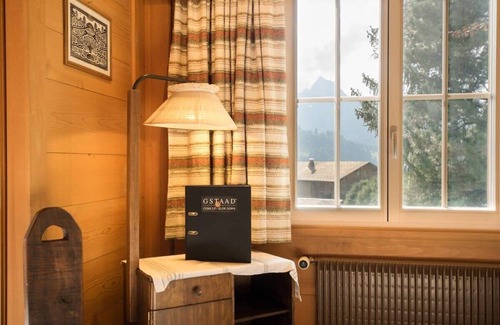Saanen Chalet De Esquí | Gstaad Duplex Flat - Increíble lago Chalet con estanque