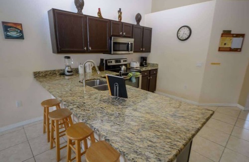 Lake Berkley Casa | 5 dormitorio Disney Orlando Private Pool Home en un complejo cerrado!