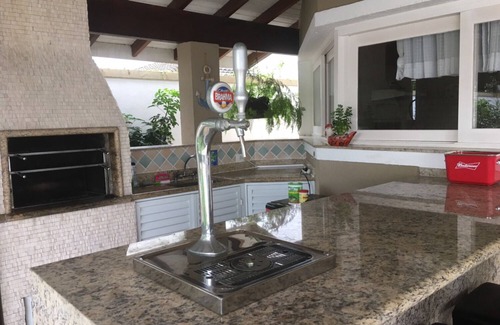Jardim Acapulco Casa | Lujosa y acogedora casa en Jardim Acapulco - cond. plaza delantera cerrada