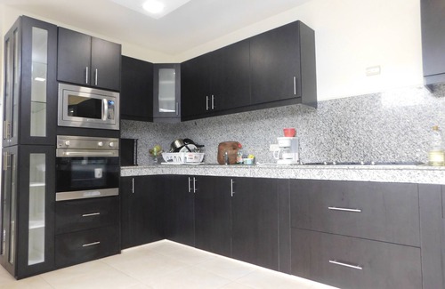 Guayaquil Casa | Guayaquil Casa amplia en sector privado muy seguro y comercial, villa 4 bedroom