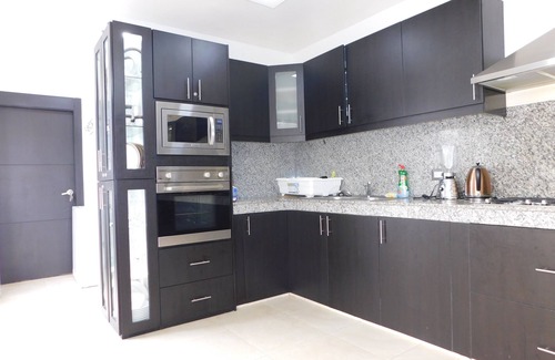 Guayaquil Casa | Guayaquil Casa amplia en sector privado muy seguro y comercial, villa 4 bedroom