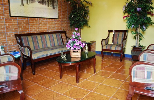 Guayaquil Hotel | Guayaquil Hostel Suites Madrid