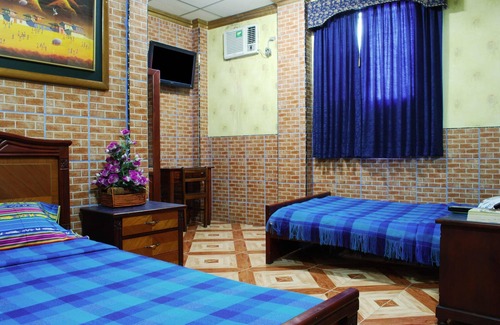 Guayaquil Hotel | Guayaquil Hostel Suites Madrid