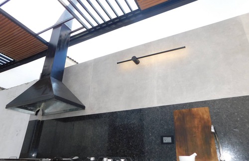 Guayaquil Casa | Guayaquil large commercial-tourist sector house, 40 minutes from beaches.