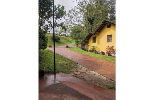 Chikkamagaluru Apartamento | Guddadamane Homestay Family Room