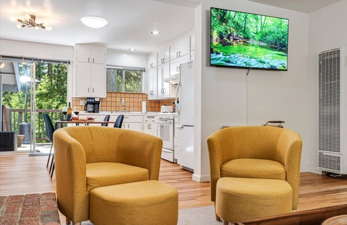 Guerneville Casa | Guerneville Escape:Top of Redwoods!Contemporary & Magical Vibe!lHtTb/WIFI/Pup