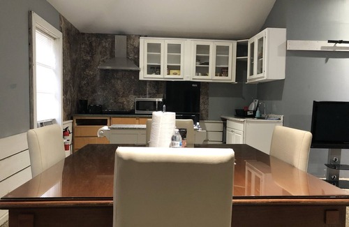 Northampton Apartamento | Guest Apt with ATTACHED Bath and PRIVATE Entrance RUSTIC Nonsmoking SUITE