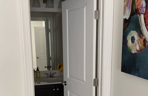 Ashburn Casa | Guest Bedroom in One Loudoun Townhouse w/ Full Dedicated Bathroom