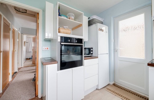 Felpham Casa | Guest Bungalow Getaway in the Quaint and Historic seaside Village of Felpham
