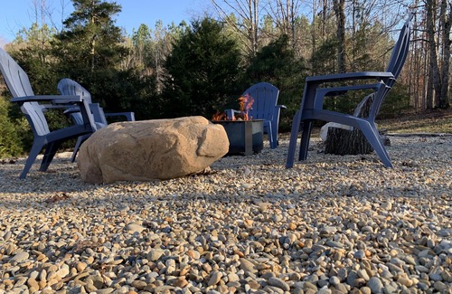 Tryon Cabina | Guest Cabin at Good Earth Farm - 12 mins to TIEC