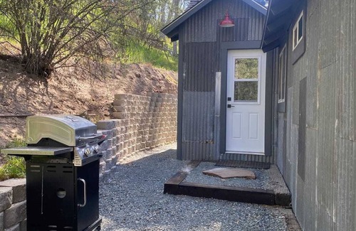 Posey Cabina | Guest Cabin at Three Falls Ranch