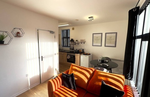 Cradley Apartamento | Guest Choice! Apartment Smart Tv Parking Sofa Bed