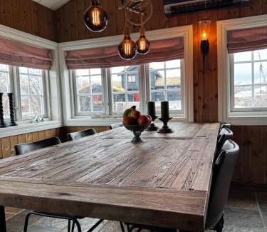 Maurset Casa | Guest favorite - 3 BR Mountain Lodge near Vøringsfossen