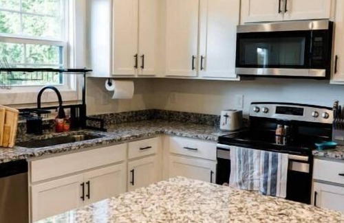 Clarksville Casa | Guest Favorite! Luxury Downtown Townhouse