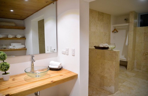 Villas Ana Maria Apartamento | Guest-friendly Luxury hotel room in central Sosua, with private bar