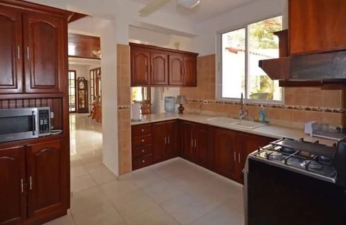 Villas Ana Maria Villa | Villa para huéspedes con piscina privada en el corazón de Sosua, ideal para fiestas