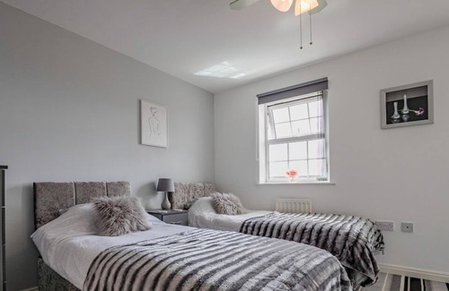 South Ferriby Casa | Guest Homes | 5 Bed Home in Brough