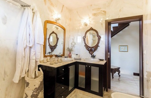 Povoa De Varzim Villa | Guest H4U - Villa Garden & Pool