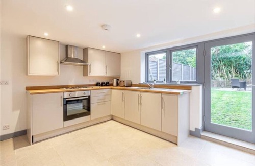 Leominster Casa | Guest Homes | 87 Bridge Street