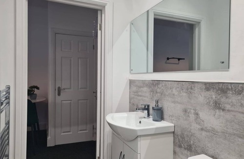 Pontrilas Apartamento | Guest Homes | Foregate Studio