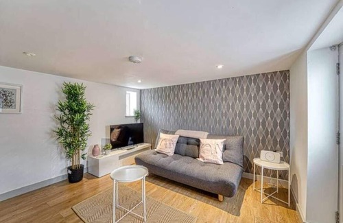 Leominster Casa | Guest Homes | Herefordshire 3 Bedroom Home
