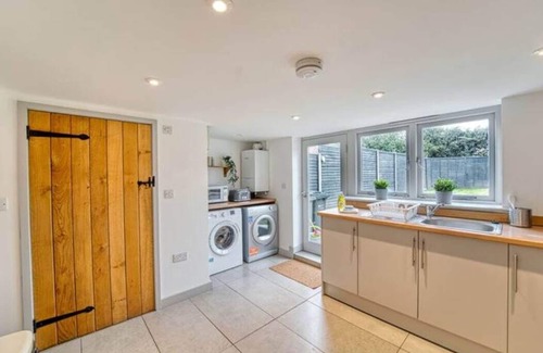 Leominster Casa | Guest Homes | Herefordshire 3 Bedroom Home