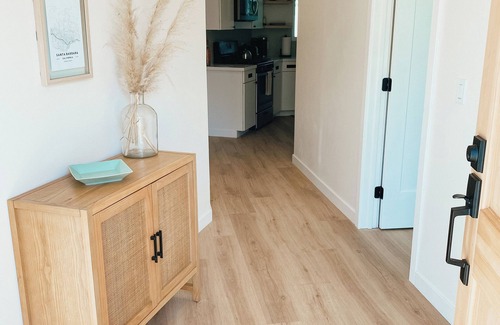Alta Mesa Casa | Guest house 1 mi. to State St. & beach! Mountain views, BBQ, fire pit, patio