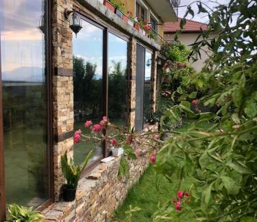 Kribul Casa | Guest House Agush