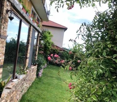 Kribul Casa | Guest House Agush
