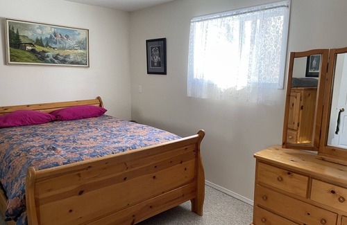 Division No. 8 Casa | Guest House at Parkland Beach, Gull Lake