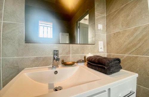 Roullens Casa | Guest-house de l’amandier - Vue cité médiévale