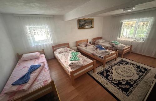 Vusanje Casa | Guest House GURI