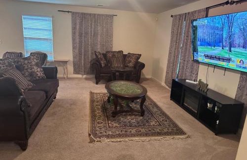 Riverdale Casa | Guest House Haven with Gazebo