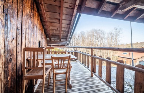 Mont-Saxonnex Apartamento | Casa de huéspedes 'Hiver' con vistas a la montaña, terraza privada y Wi-Fi