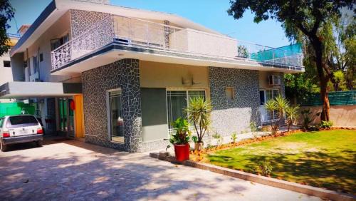 E-11 Sector Apartamento | Guest House in F7 islamabad