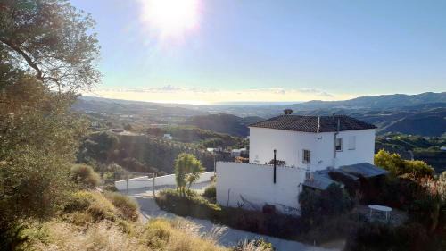 Benamargosa Chalet De Esquí | Guest house in the countryside