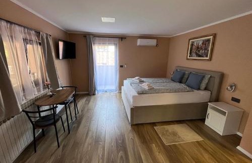 Zagreb Apartamento | Guest House Lidia with Terrace & Free Parking