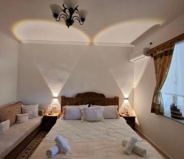 Gjirokaster Casa | Guest House Luna