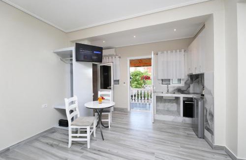 Mbrostar-Urë Casa | Guest House Narta