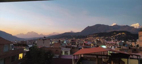 Huaraz Casa | Guest house. Shared room in panoramic apartment. Private bathroom. Kitchen and washmachine