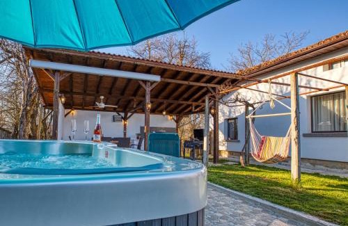 Elena Casa | Guest House Stoyanovata Kashta - Стояновата къща