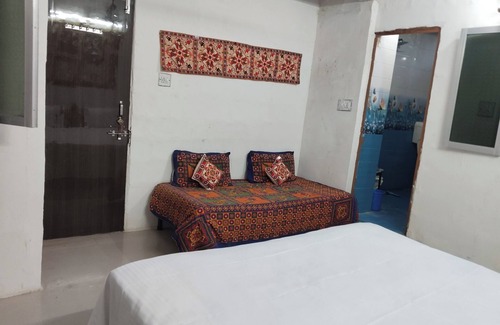 Gulab Sagar Casa | Guest House UGS