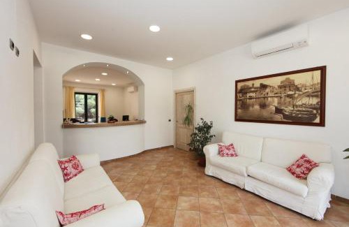 La Maddalena Cama Y Desayuno | Guest House Villabianca