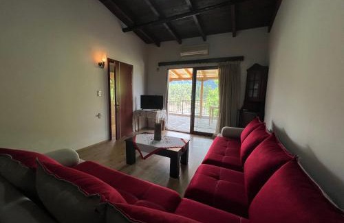 Permet Casa | Guest House Vjosa