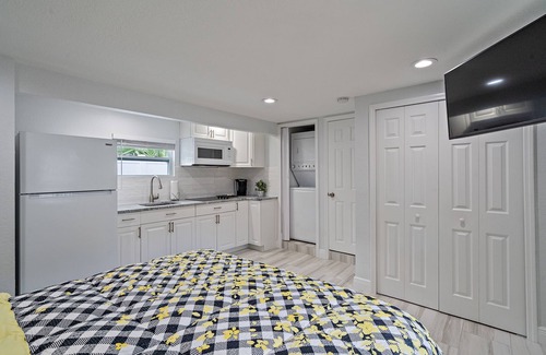 Gulfport Casa | GUEST HOUSE w/ PRIVATE ENTRANCE & PATIO for rent in Gulfport, FL