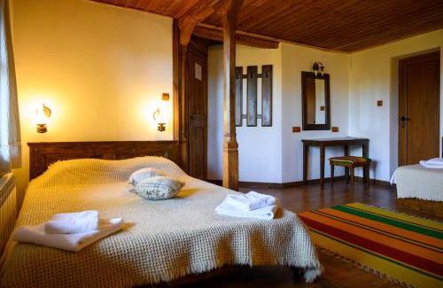 Zheravna Casa | Guest Houses "Zlatna Oresha - Complex"