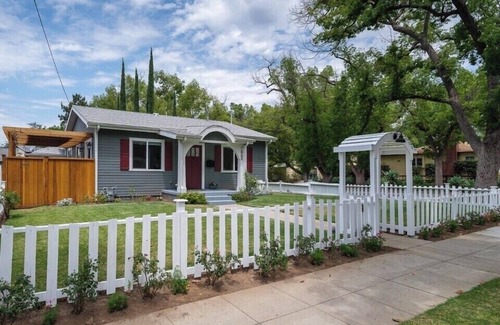 North Central Casa | Guest Place in Pasadena w/ Private Entrance
